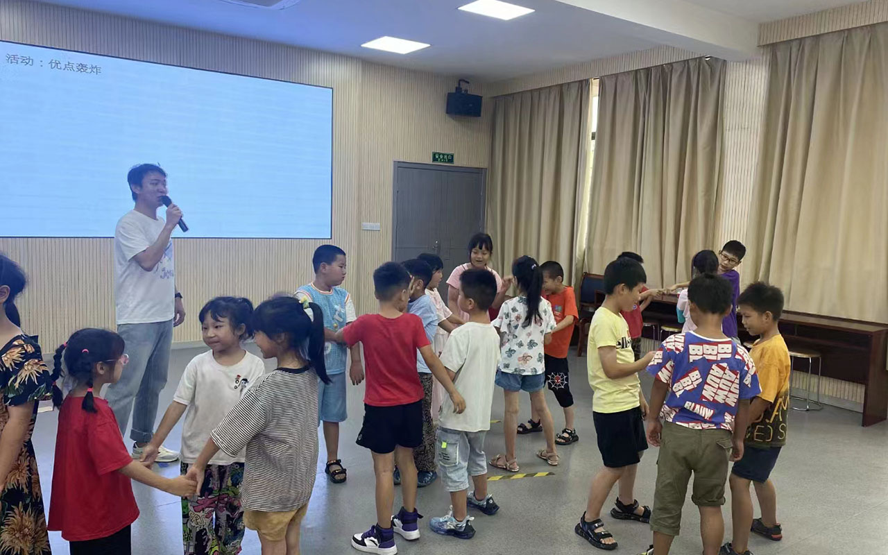 新民龙观乡中心学校